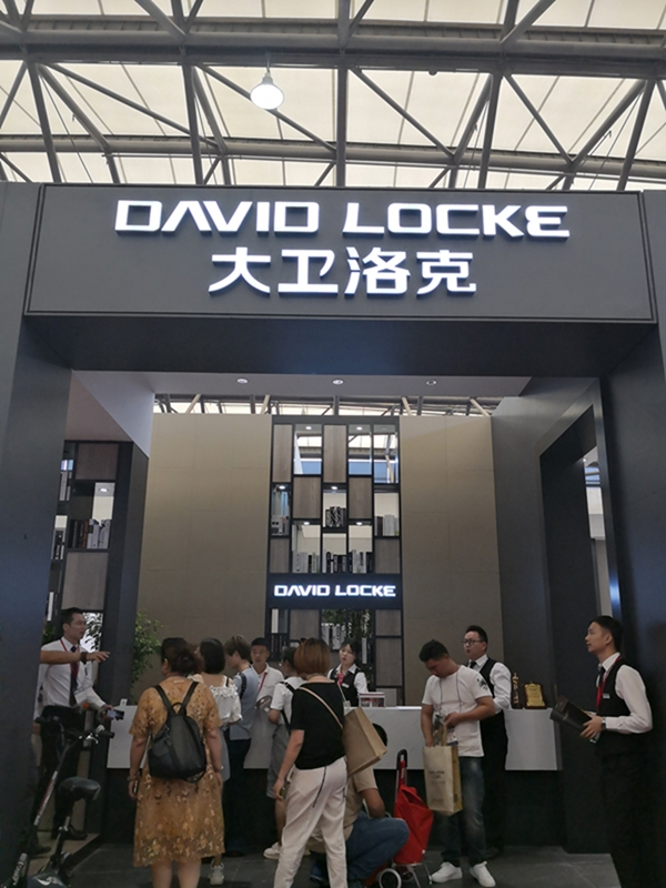 坚持原创产品 大卫洛克浴室柜好评如潮